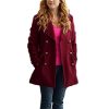 Anna Kendrick Wearing a Maroon Wool Coat in Pitch Perfect 3
