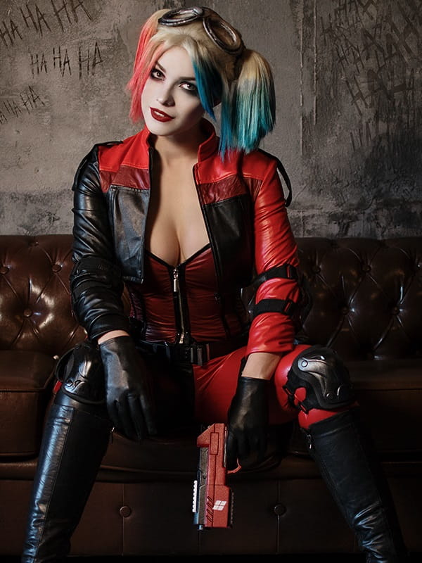 Harley Quinn Wearing a Cosplay Crop Jacket in Injustice 2