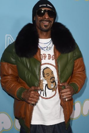 Singer Singer Snoop Dogg Wearing Bomber Funky Fur Collar Jacket