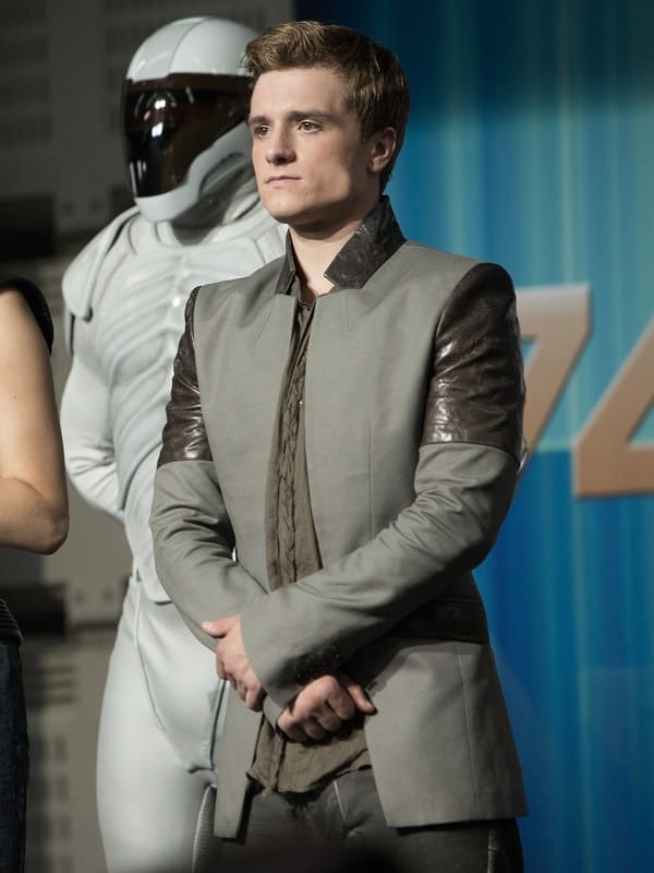 Film The Hunger Games Event Josh Hutcherson Wearing Gray Coat