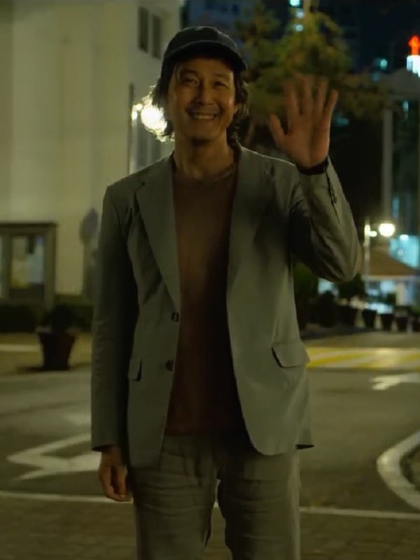 Actior Lee Jung-jae Wearing Suit In TV Series Squid Game as Seong Gi-hun