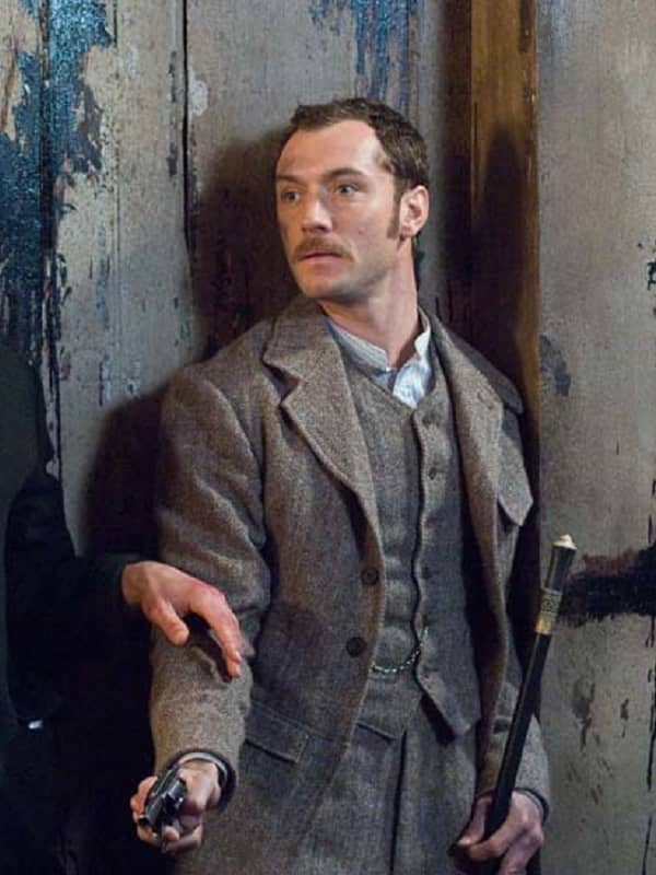 Jude Law Wearing Gray Coat In Sherlock Holmes Film as Dr. John Watson