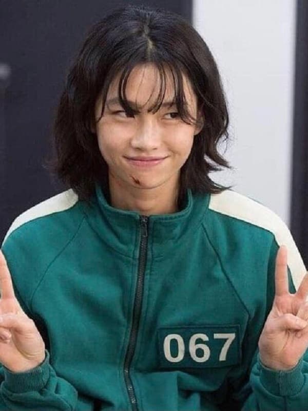 Actress Jung Hoyeon Wearing Green Jacket In Squid Game as Kang Sae-byeok